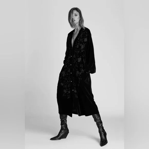 Embroidered Kimono(style) - Picture 3 of 6